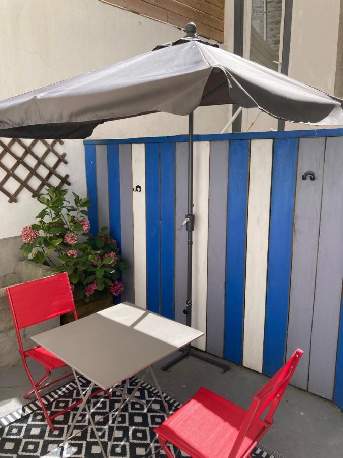 Appartement Haute Ville Meuble Avec Cour Privative Granville Dış mekan fotoğraf